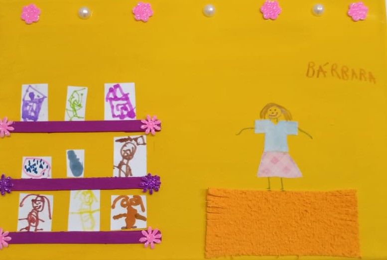BÁBARA HOLANDA FREIRE - AJUDANDO NA ORGANIZAÇÃO DOS BRINQUEDOS.